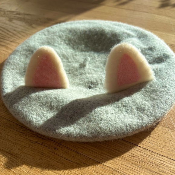 Felt Cat Ear Beret - Picture 2 of 3